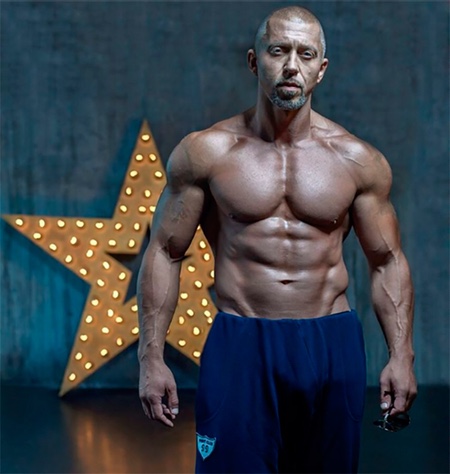 Музика Seryoga - Когда Твой Папа Рэппер (feat. Marc & Platon)