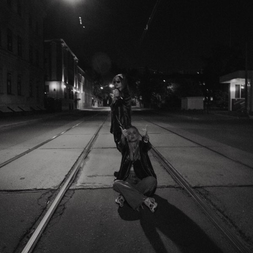 Музика Вика Коробкова - Бывшая (feat. Даша Волосевич)