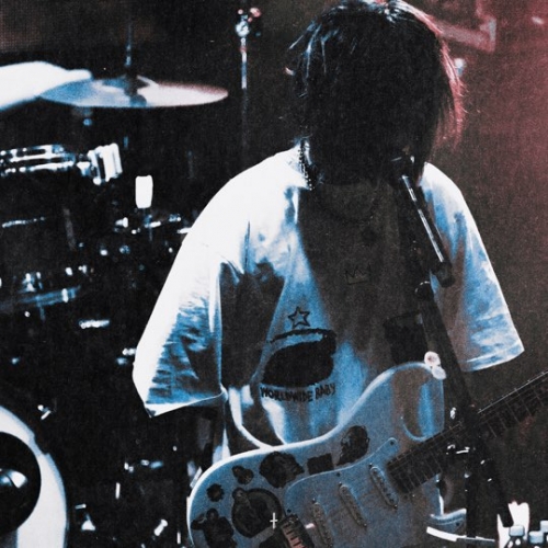 Музика Джизус - Alone In This World