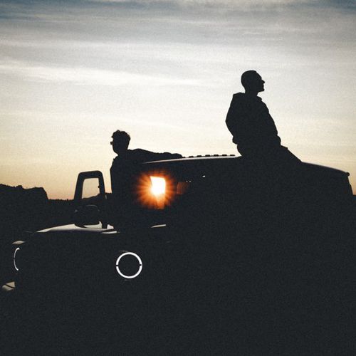 Музика Luxor - Никем (feat. Samba)