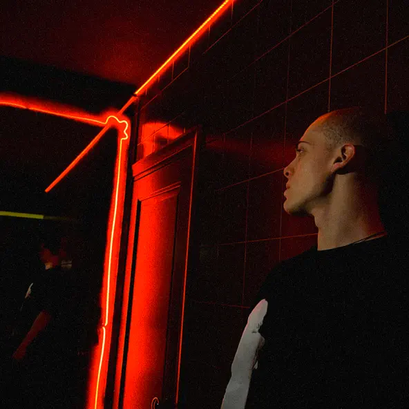 Музика Лёня - Любовь Качает Басы