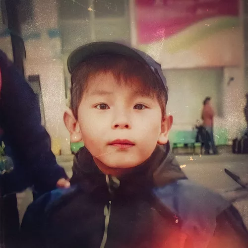 Музика Kenjebek Nurdolday - Мама Любит