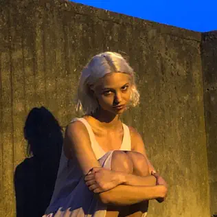 Музика Artemas - I Like The Way You Kiss Me