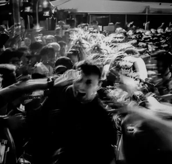 Музика Fred Again.. - Leavemealone (feat. Baby Keem)