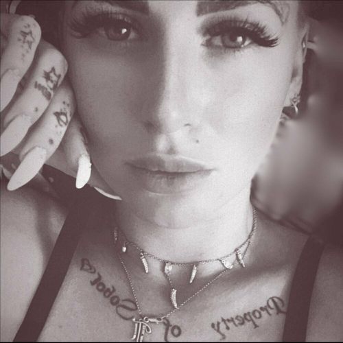 Музика Sobol - Вона