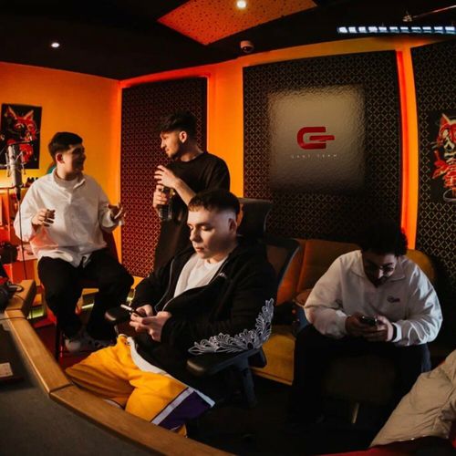 Музика Bagardi - Поздним Вечером (feat. Goro & Asatro)