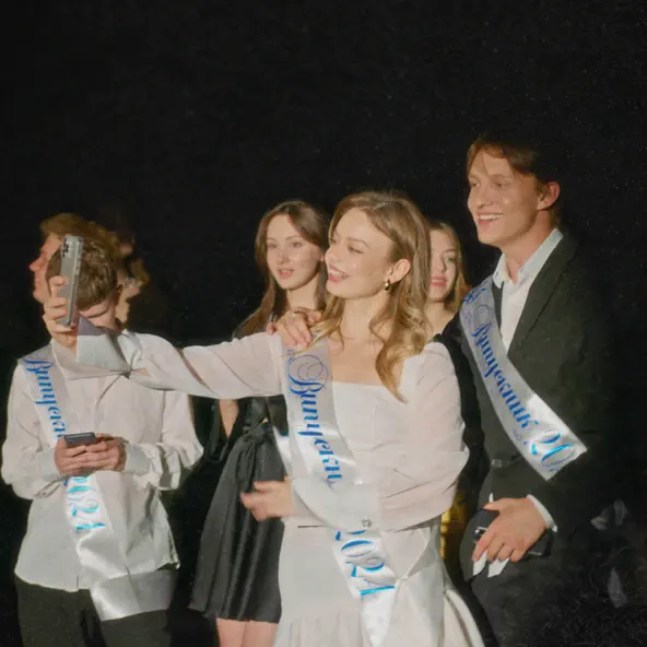 Музика Lesan - Дівчинка, Привіт