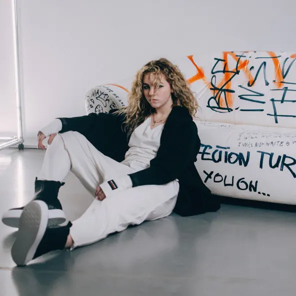 Музика Yalla - Не Скучила (Remix)