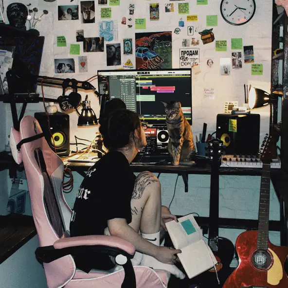 Музика Zhanulka - Лазить По Стенам