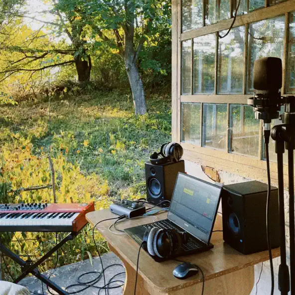 Музика Tember Blanche - Спокій (feat. Макс Пташник)