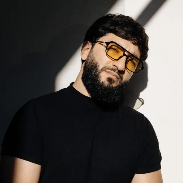 Музика Adji - Ревную