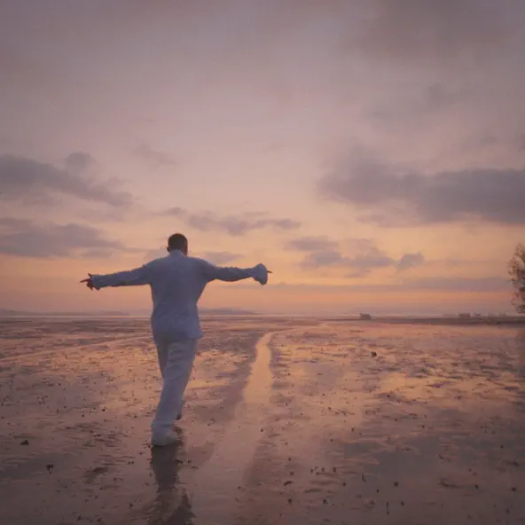 Музика Lyriq - Обними