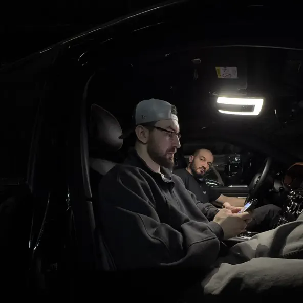 Музика Idris - Безам (feat. Leos)