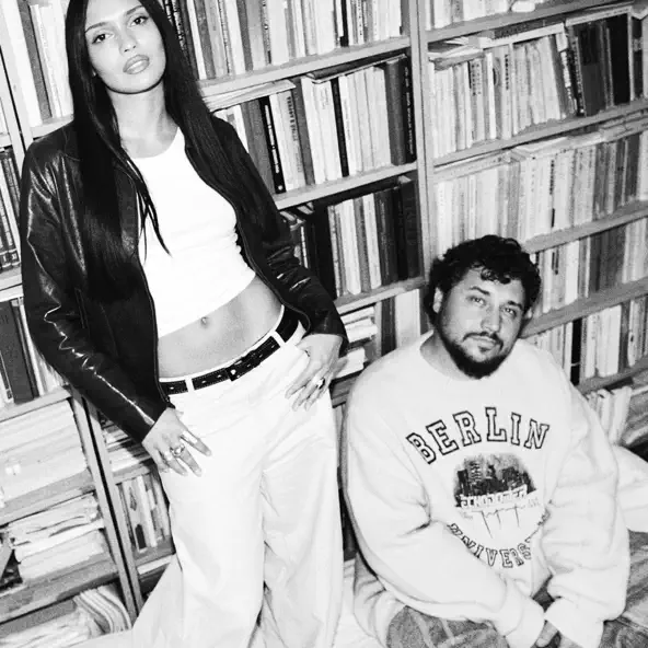 Музика Straniza - Стало Теплее (feat. Thomas Mraz)