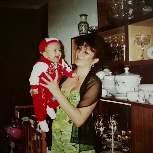 Музика Hovo - Мама