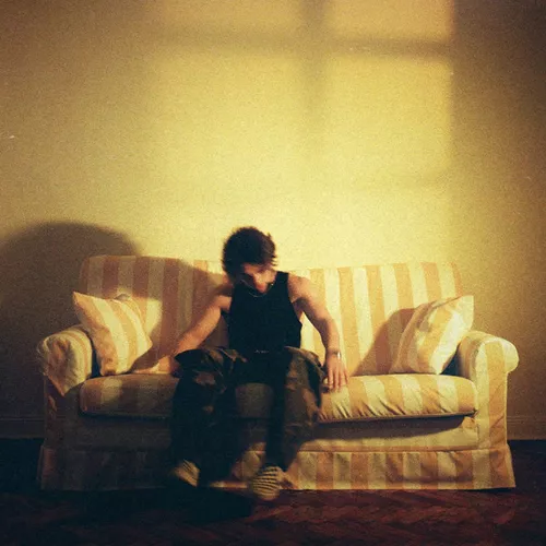 Музика Amchi - Hotel Room