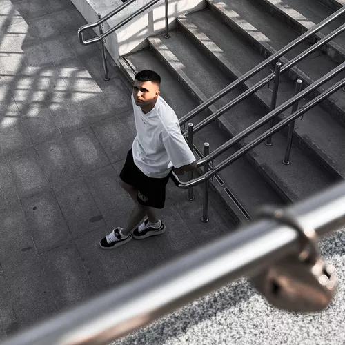 Музика Riot98 - Тянешь К Себе