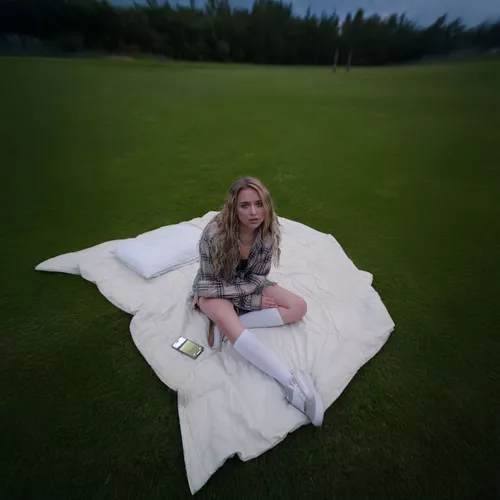 Музика Daasha - Полпятого