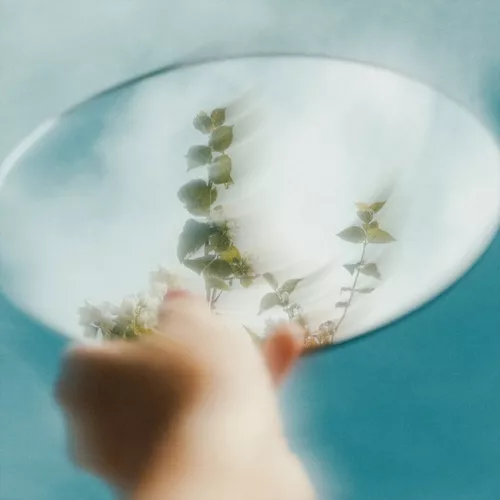 Музика Oskar Med K - Make Me Feel