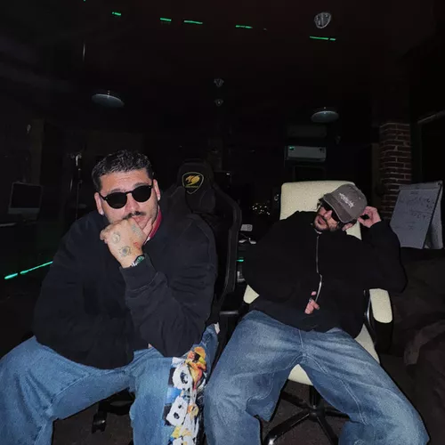 Музика Ice Lo - Поздно (feat. Andro)