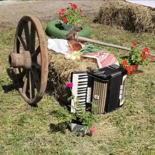 Музика Sergey Maljakai - Накрывай Хозяйка Стол