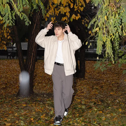 Музика Кирилл Скрипник - Оставь