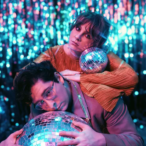 Музика Badwor7h - Мозок Диско (feat. Renie Cares)